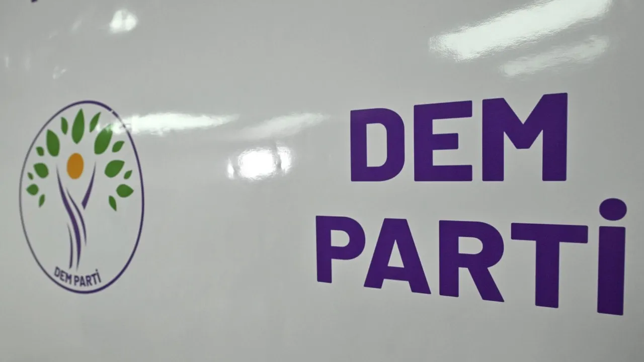 DEM Parti Diyarbakır belediye başkan adayları gözaltına alındı