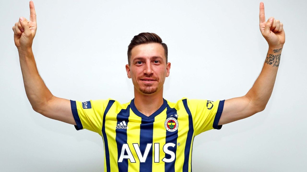 Fenerbahçe'nin yeni starı Mert Hakan Yandaş oldu