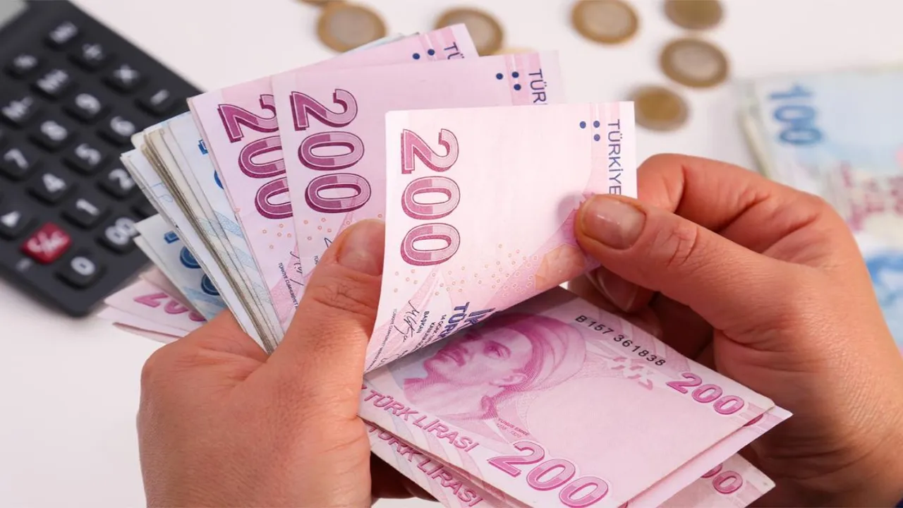 İki özel bankadan 5 dakikada 15.000 TL acil kredi! Nakit ihtiyacını tarihe gömecek