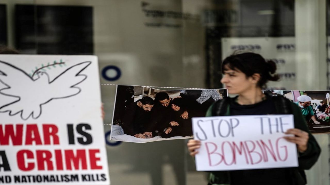 İsrail'in başkentinde savaş karşıtı protesto: Tel Aviv'de Gazze için protesto etkinliği düzelendi