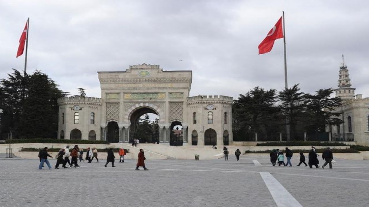İstanbul Üniversitesi'nin ziyaretçilere açılması isyan ettirdi: Öğrenciler 'ziyaretçi'lerden endişe duyuyor