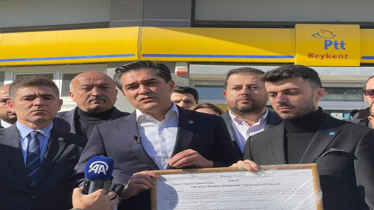 İYİ Parti İBB başkan adayı Buğra Kavuncu'dan, AK Parti İBB başkan adayı Murat Kurum’a PTT'li gönderme 