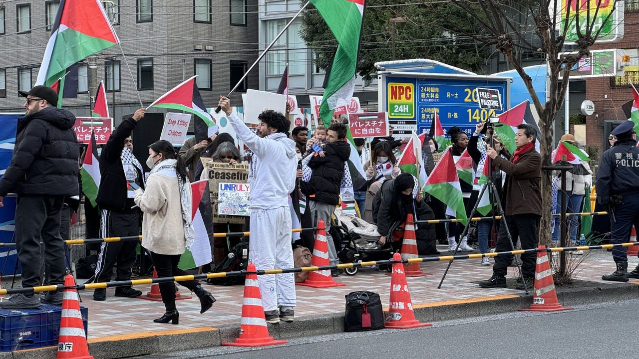 Japonya'da İsrail Tokyo Büyükelçiliği önünde eylem yapıldı