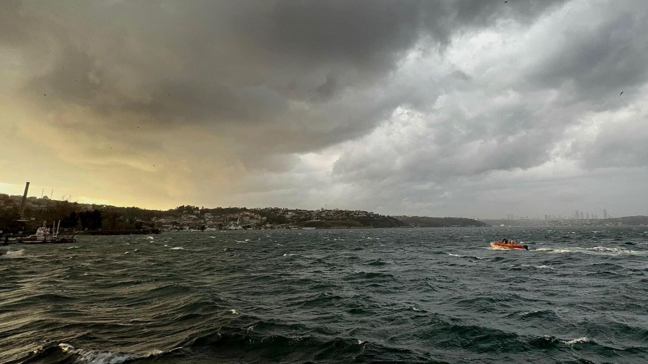 Marmara ve Ege Denizi için sağanak ve fırtına uyarısı