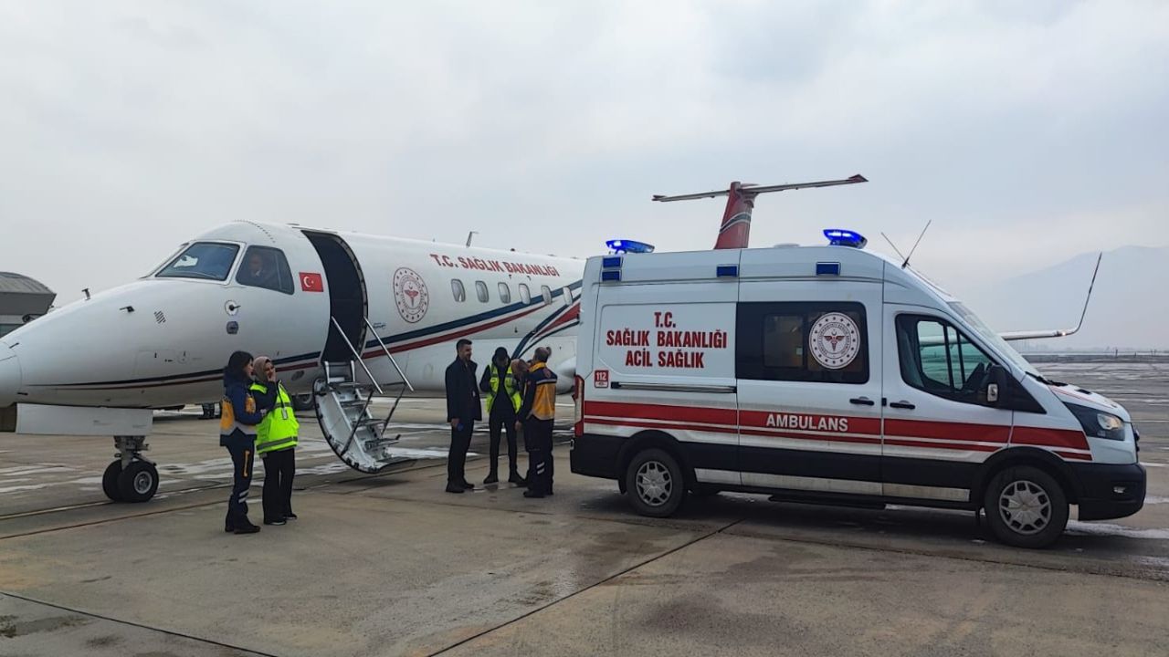 Muş'ta kalp yetmezliği olan bebek ambulans uçakla Ankara'ya sevk edildi