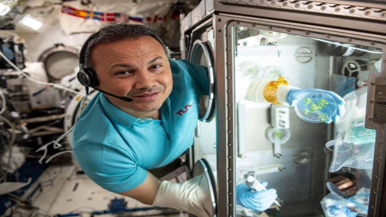 Türkiye'nin ilk astronotu Alper Gezeravcı dünyaya döndü