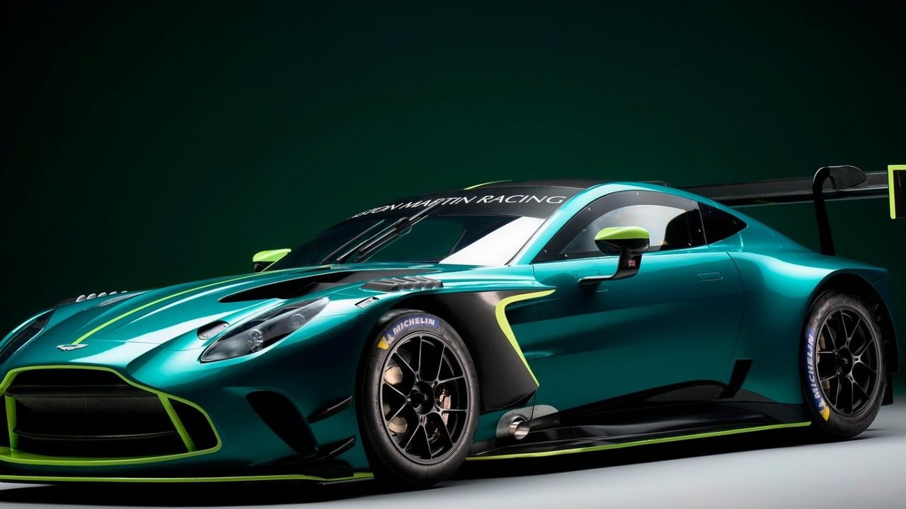 Yeni Aston Martin Vantage'a Ateşli Bir GT3 Yarış İkizi Geliyor