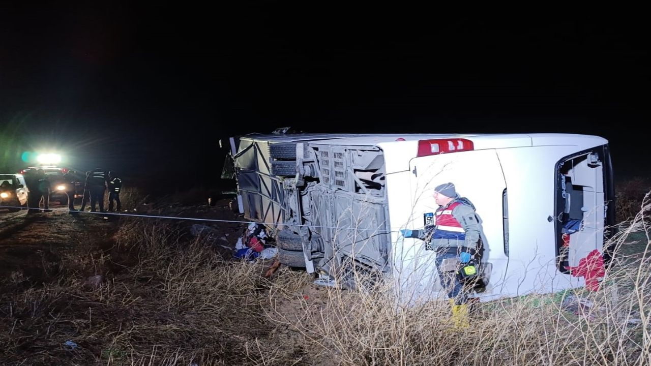 Yozgat'ta yolcu otobüsü kontrolden çıktı: 1 ölü 19 yaralı 