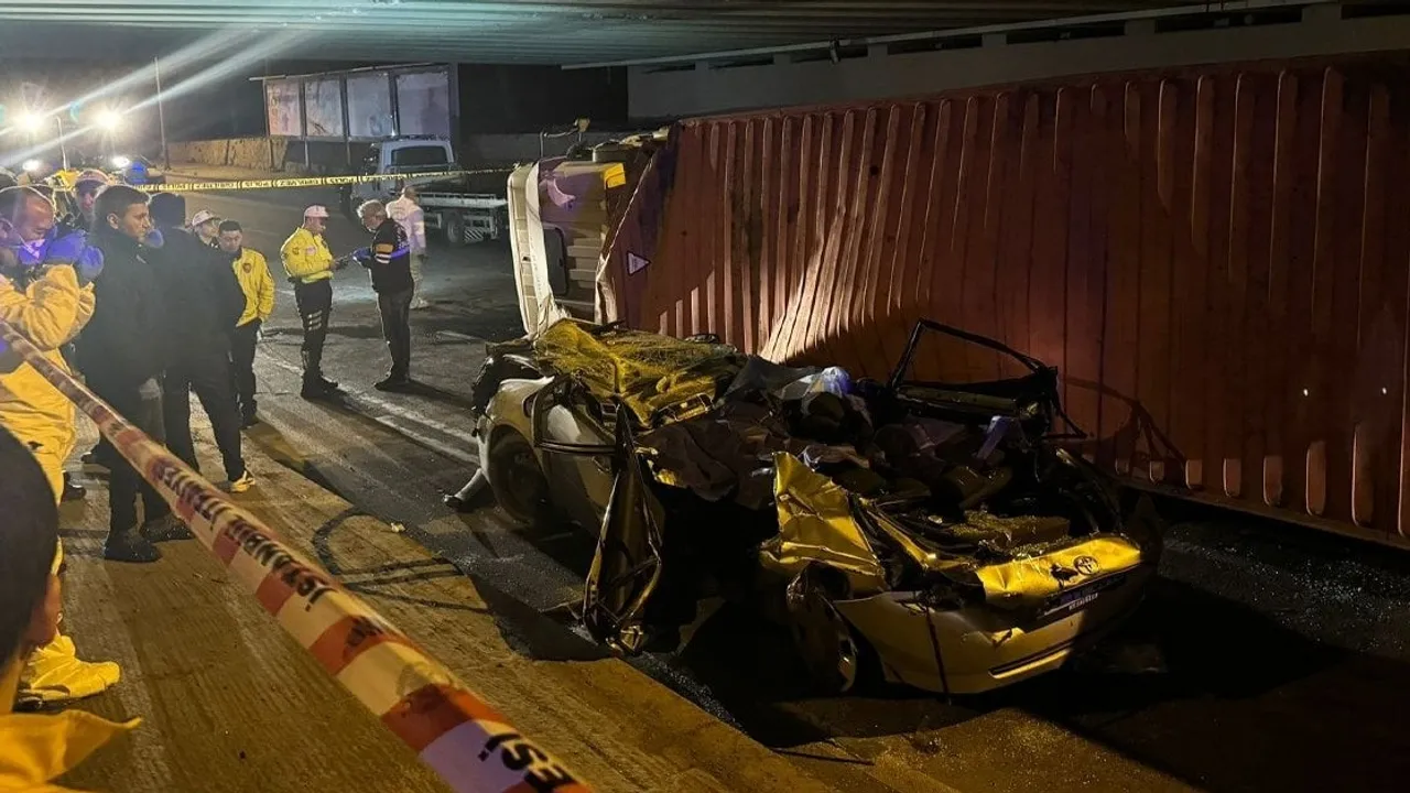 Bakırköy'deki TIR Kazasında Tutuklanan Şoför, 4 Kişinin Ölümünden Sorumlu Tutuldu