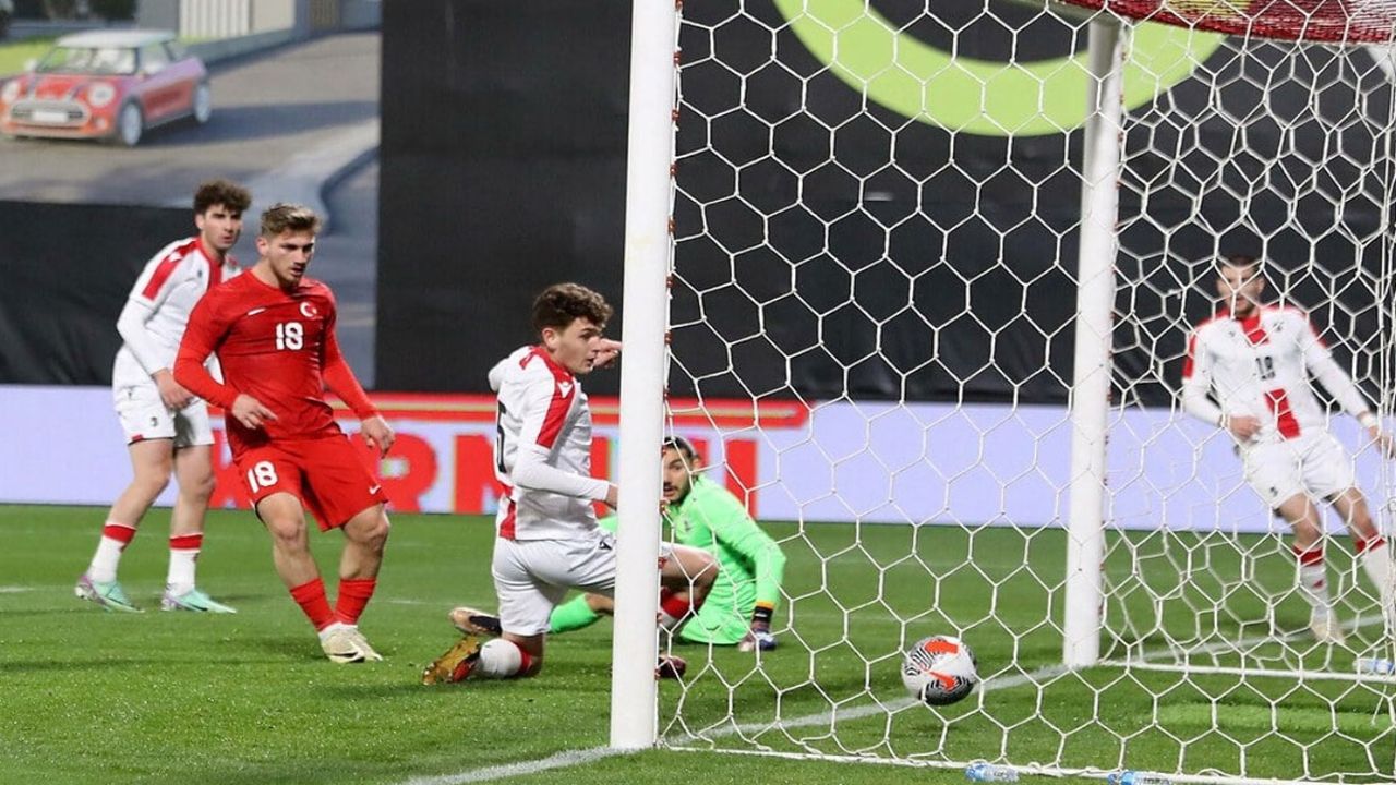 Beşiktaş'ın genç yıldızı Semih Kılıçsoy, Serie A devlerinin dikkatini çekti