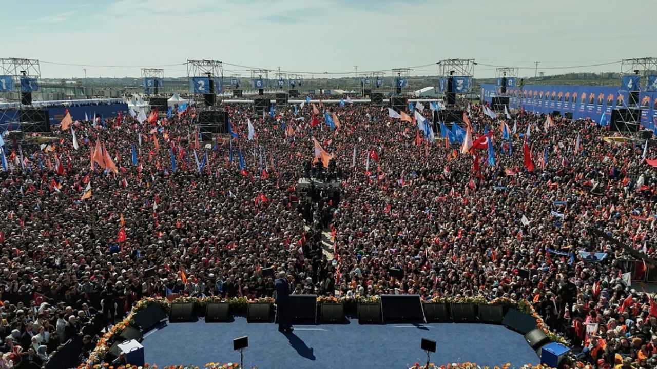Cumhurbaşkanı Erdoğan, mitinge 650 bin kişinin katıldığını açıkladı