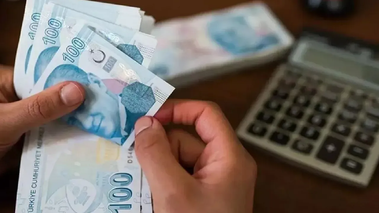 Emekli maaşını Ziraat Bankası ATM'lerinden çekenler dikkat! Tek başvuruya 8000 TL ödeme yapılacak