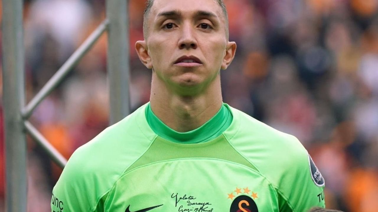 Fernando Muslera derbi sonrası taraftarın kalbini çaldı!