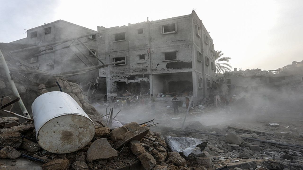 Gazze Sağlık Bakanlığı’ndan açıklama: Şifa Hastanesi’ne ait pek çok bina bombalandı