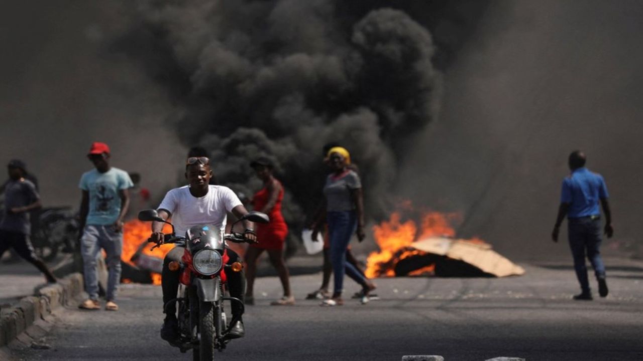 Haiti’de hapishane firarı paniği: Yüzlerce mahkum sokaklara döküldü