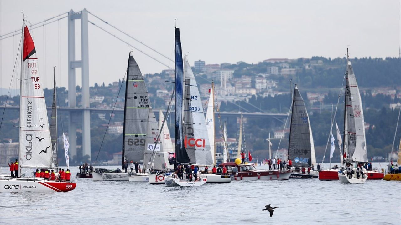 İstanbul Boğazı'nda Yat yarışları Gemi trafiğini etkiledi! Boğaz Gemi trafiğine ne zaman açılacak?