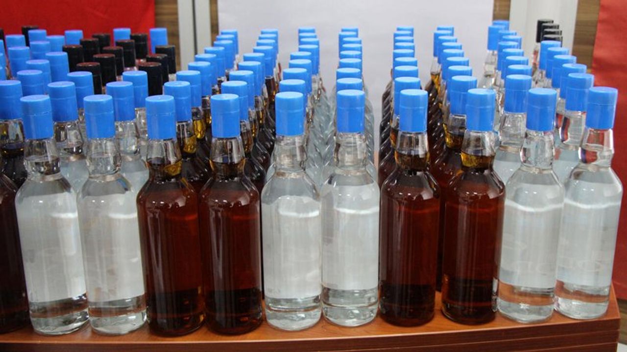 Jandarma, Sahte içki taşıyan şüpheliyi Tekirdağ’da yakaladı! 120 litre sahte içki ele geçirildi
