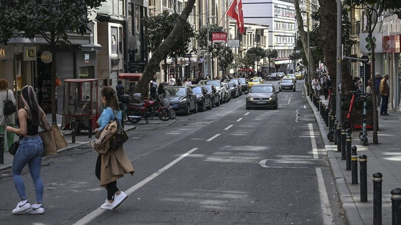 İstanbul'da seçim heyecanı trafiği durgun bıraktı