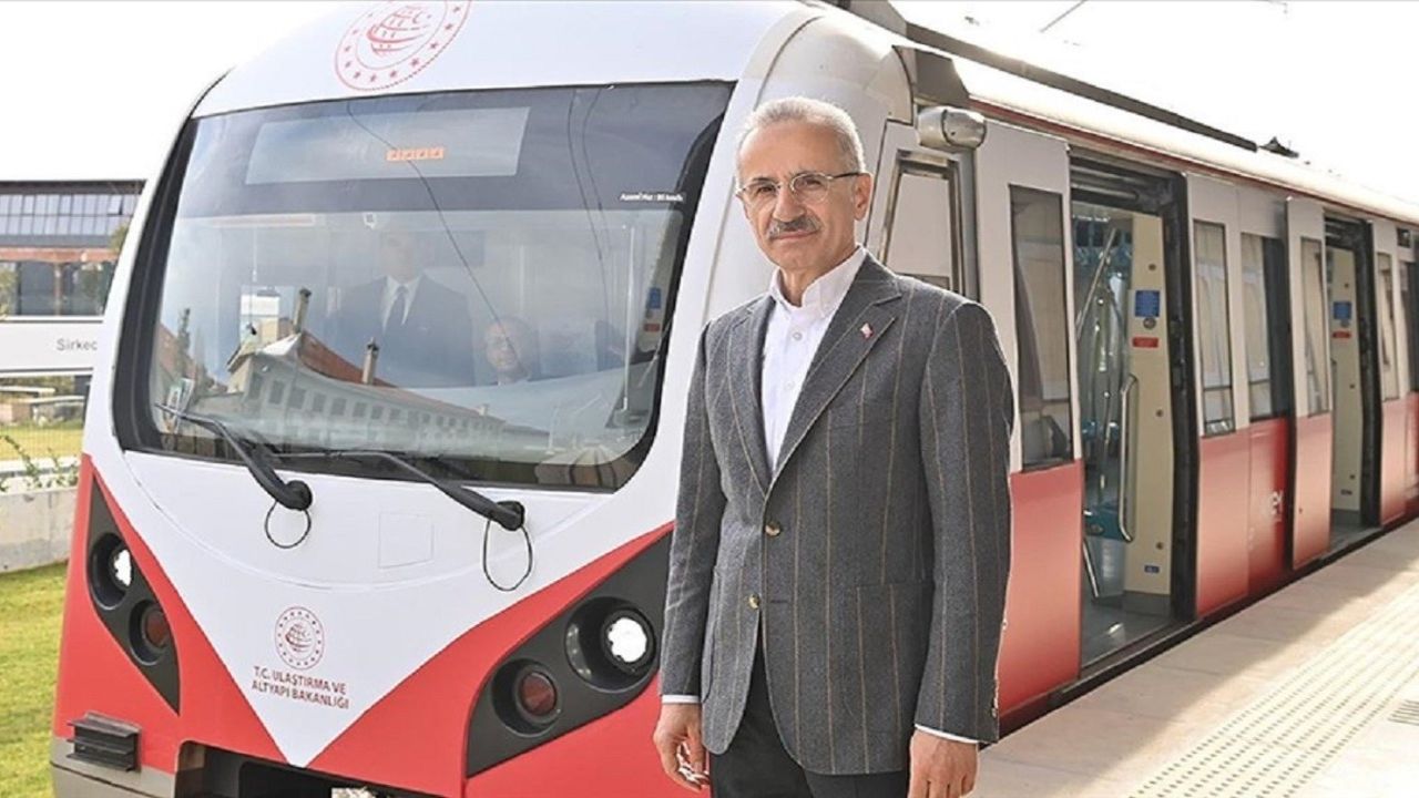 İstanbul'da yeni metro hattı hizmete girdi! Vatandaşlar ilgi gösterdi