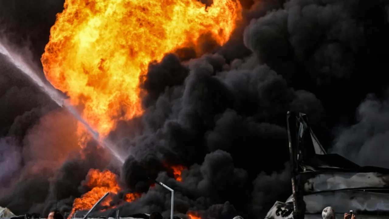 İzmir Kemalpaşa'da kimyasal depoda yangın çıktı