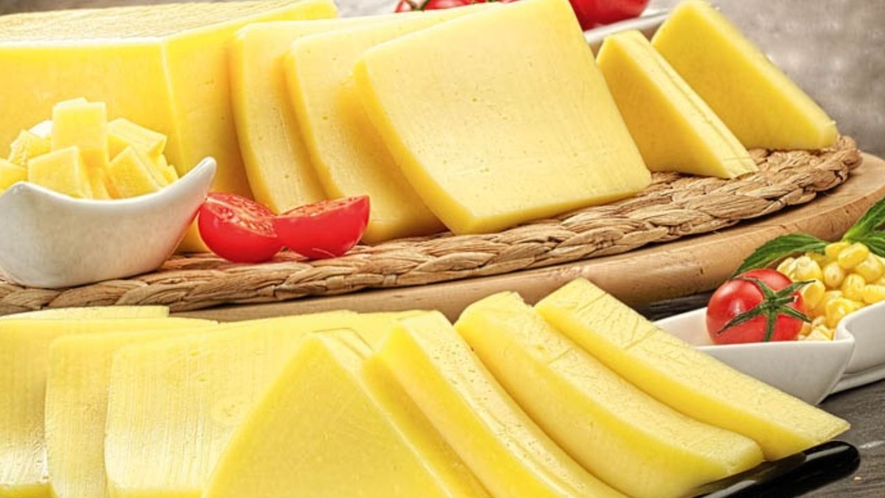 Tost peyniri ve kaşar peyniri arasındaki korkunç fark! Herkes bilmeden alıyordu