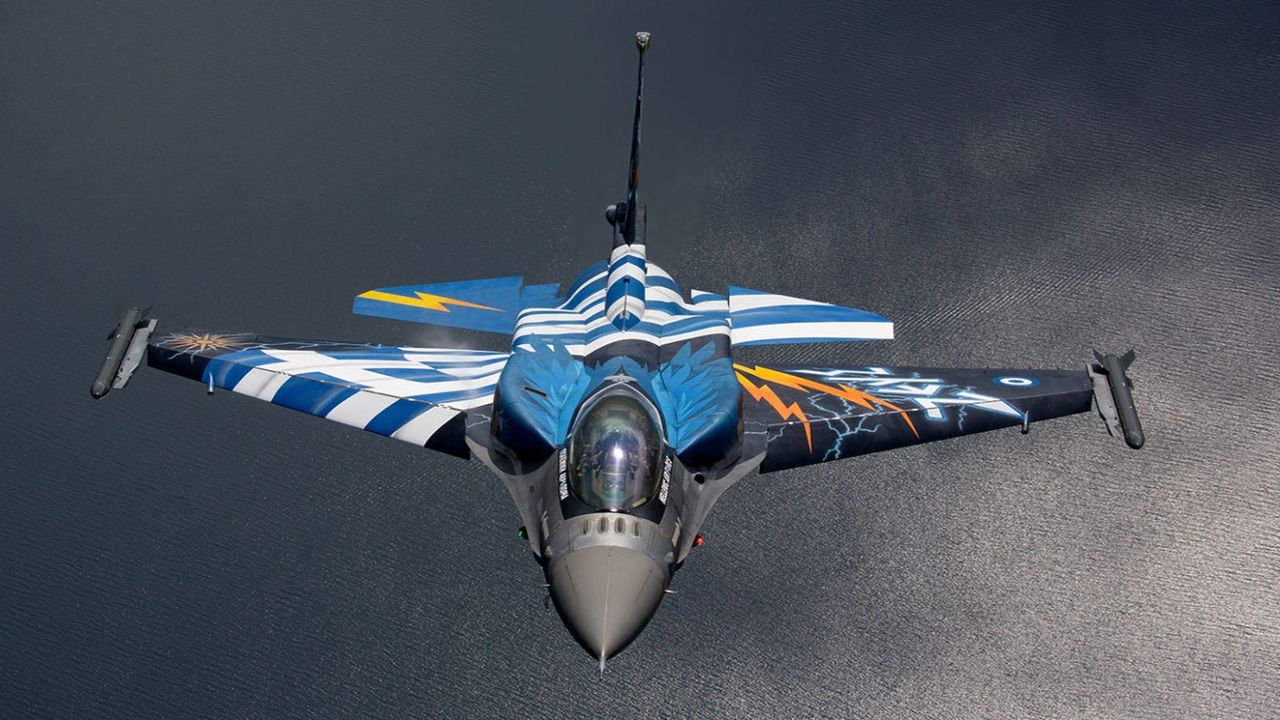 Yunanistan’a ait F-16 Uçağı Ege Denizi’ne düştü