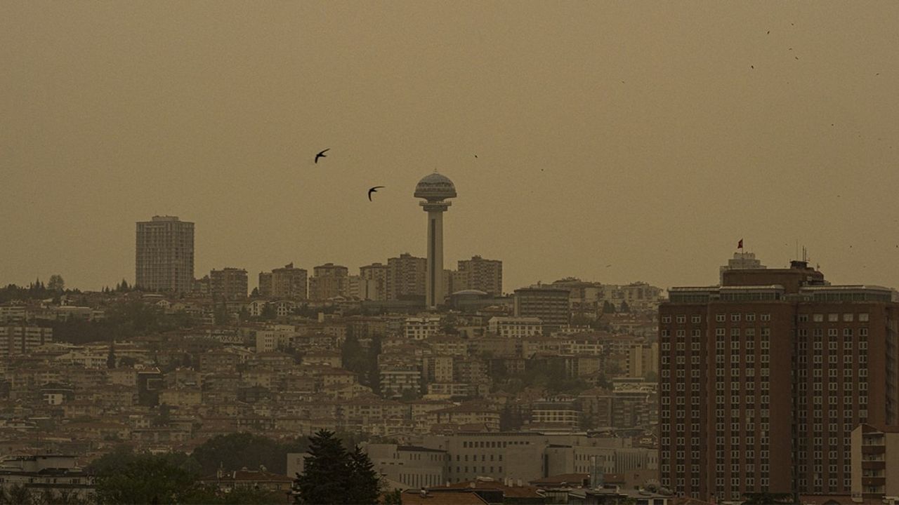 Ankara'da toz bulutları endişe yarattı: Valilikten uyarı geldi!