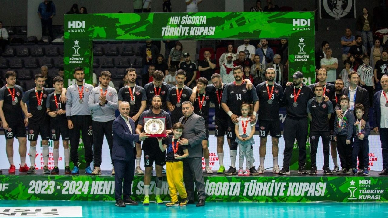 Beşiktaş Safi Çimento, HDI Sigorta Hentbol Erkekler Türkiye Kupası'nı 17. kez kazandı!