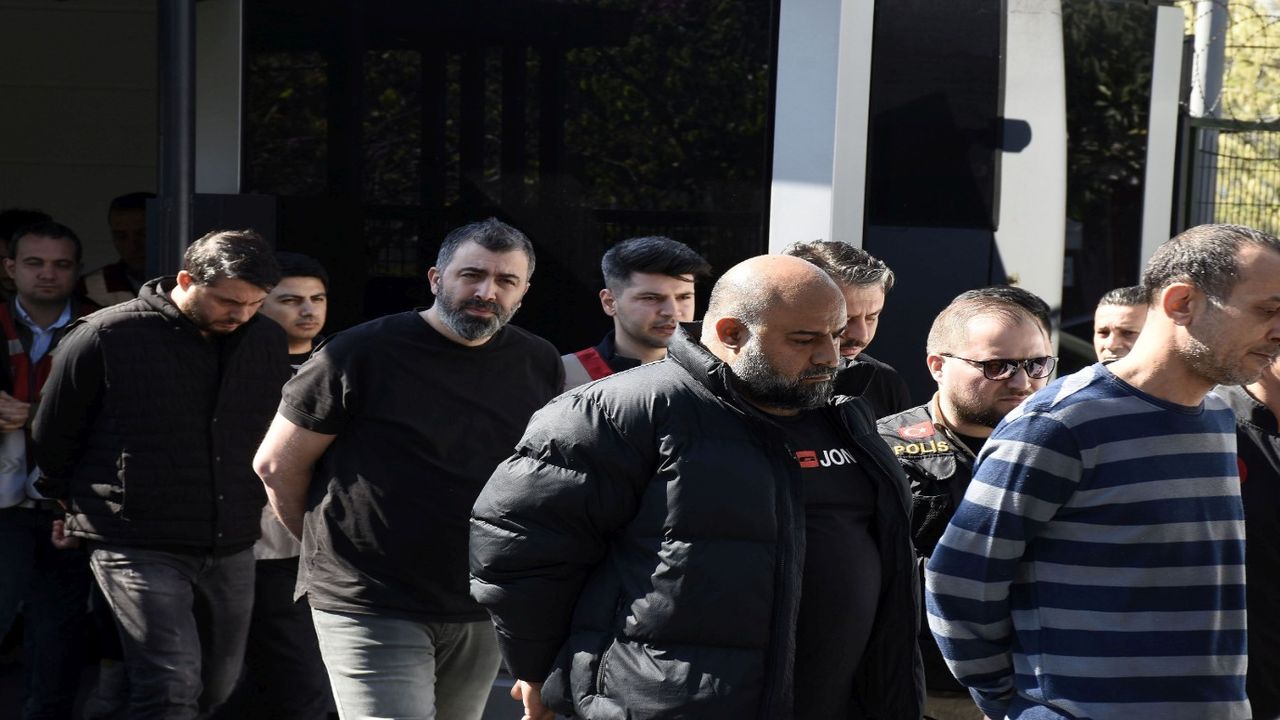 Beşiktaş’taki yangınla ilgili 8 kişi tutuklandı