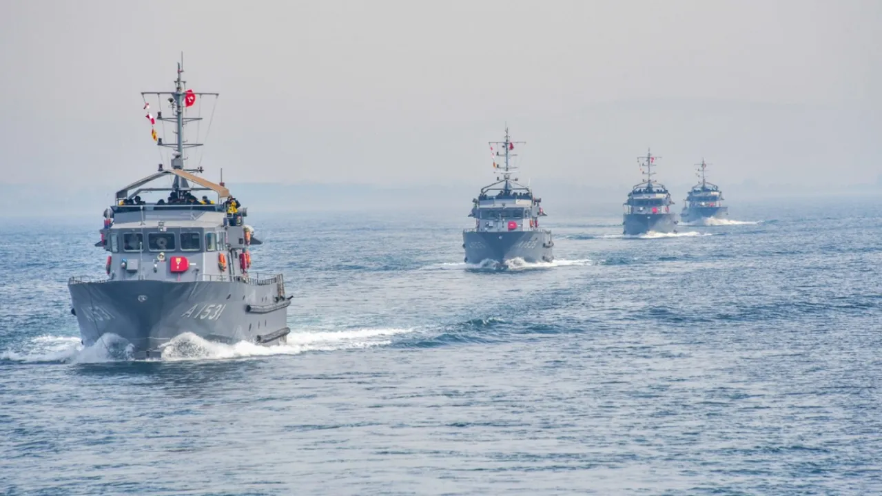 Deniz Kuvvetleri 23 Nisan’a özel 23 gemisini ziyarete açtı