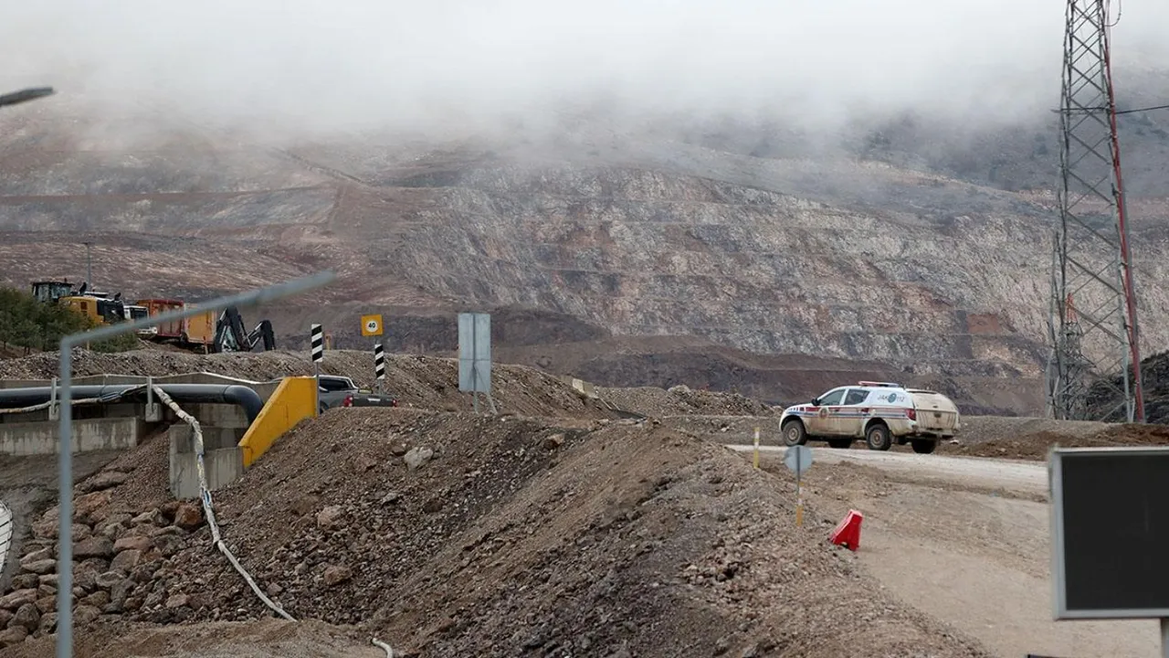 Erzincan İliç maden faciası sonrası yapılan kazıda, 1 işçinin daha cansız bedeni bulundu