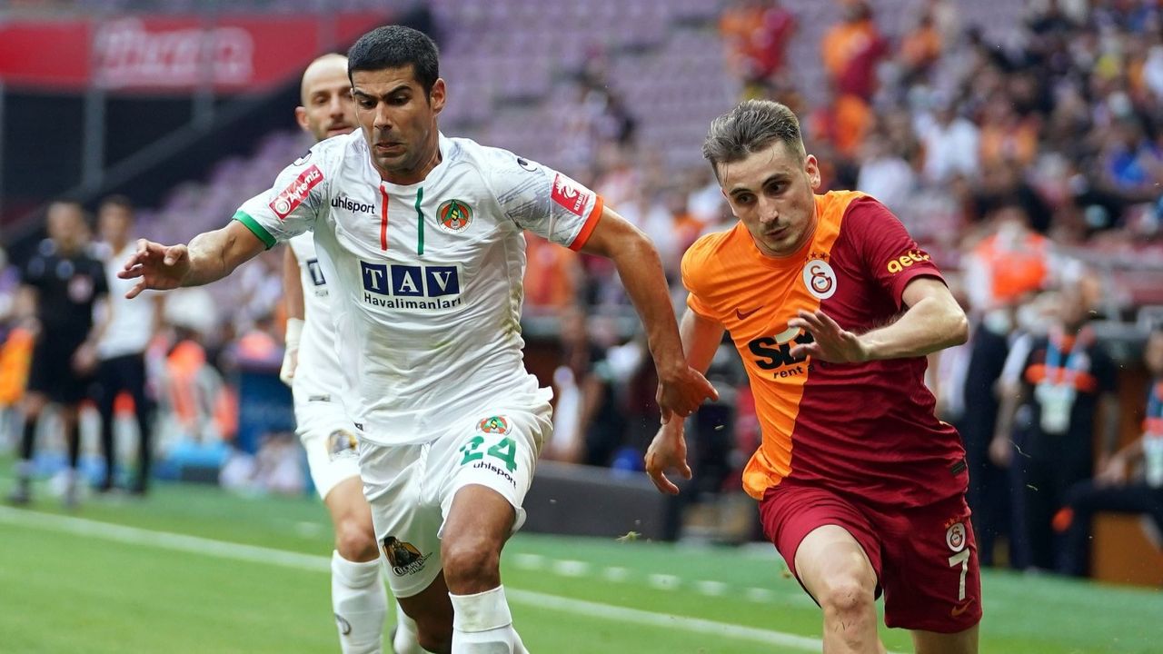 Galatasaray Alanyaspor maçı için ilk idmanına çıktı