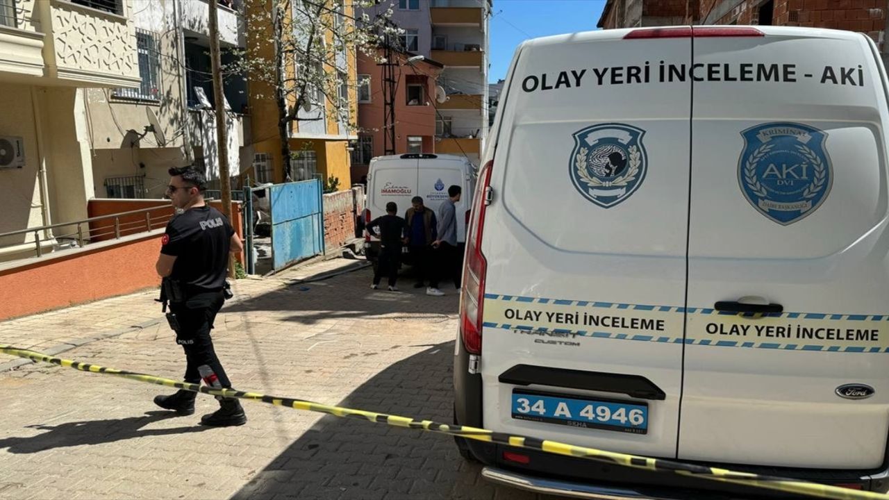 İstanbul’da aile faciası: Annesini ve abisini öldürdü, diğerlerini ağır şekilde yaraladı