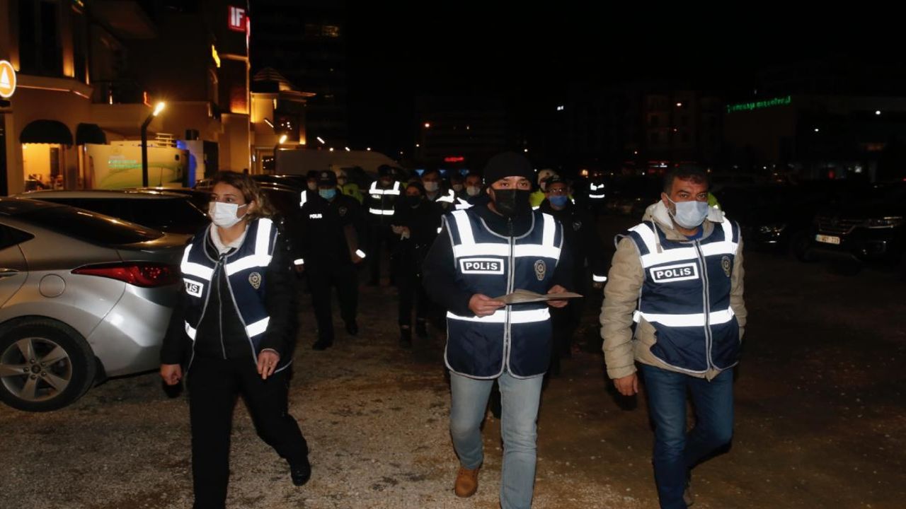 İstanbul’da çeşitli suçlardan aranmakta olan 698 kişi yakalandı