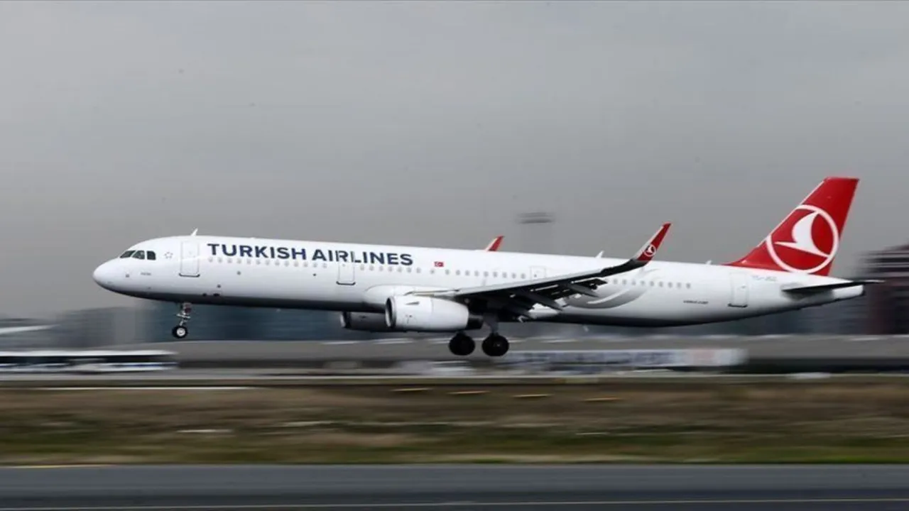 İstanbul Havalimanı’na acil iniş: Uçağın kokpit camı çatladı