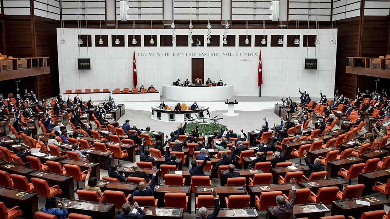 Meclis’te yoğun gün: Yeni anayasa görüşmeleri bugün başlayacak