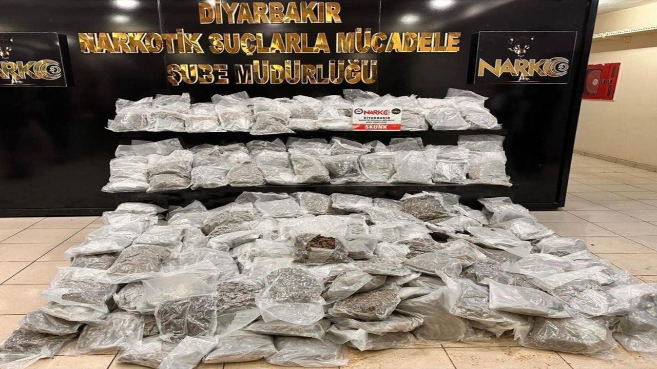 “Narkoçelik-12” operasyonu ile yüklü miktarda uyuşturucu ele geçirildi: 268 kişi gözaltında