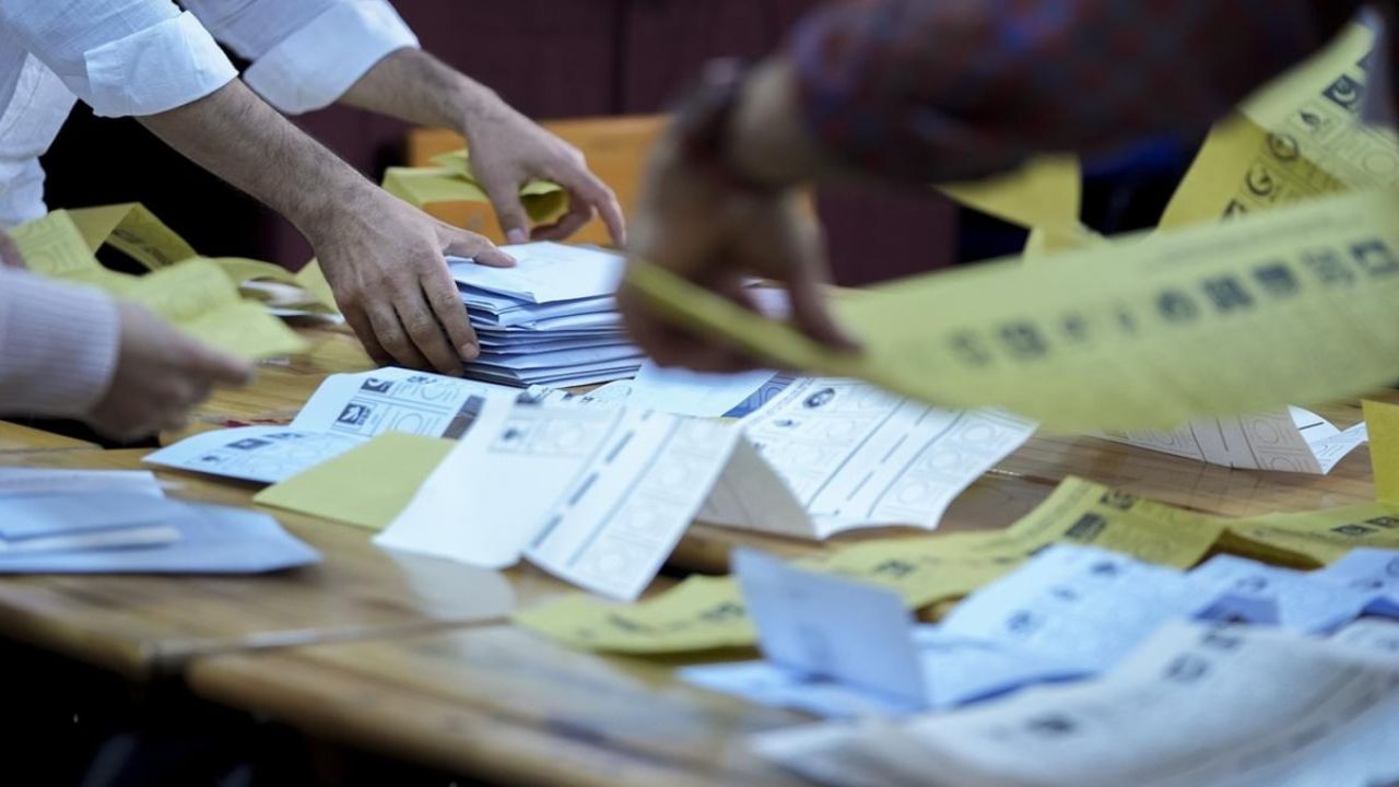 Oyların yeniden sayıldığı belediye AK Parti’ye geçti
