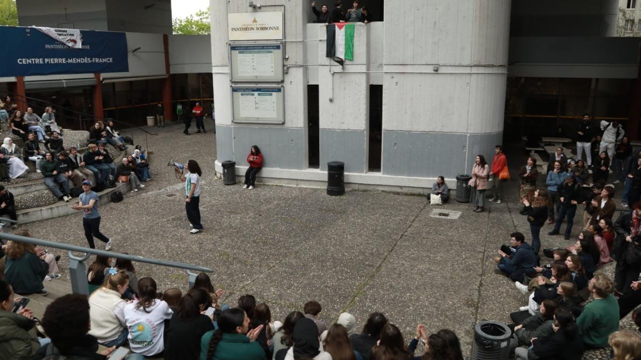 Paris Üniversitesi öğrencilerinden Filistin protestosu: 'Soykırıma son verin!'