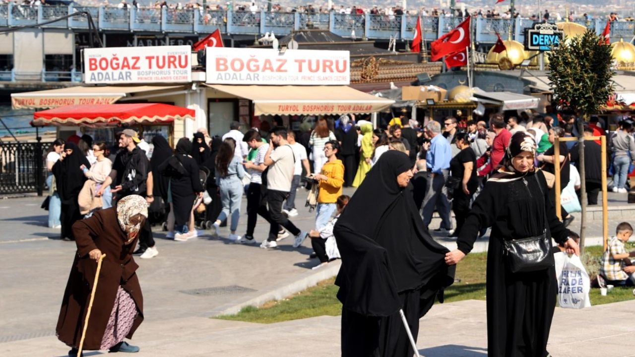 Valilikten İstanbul'da sıcak hava uyarısı! dıcaklıklar 26 dereceyi bulabilir