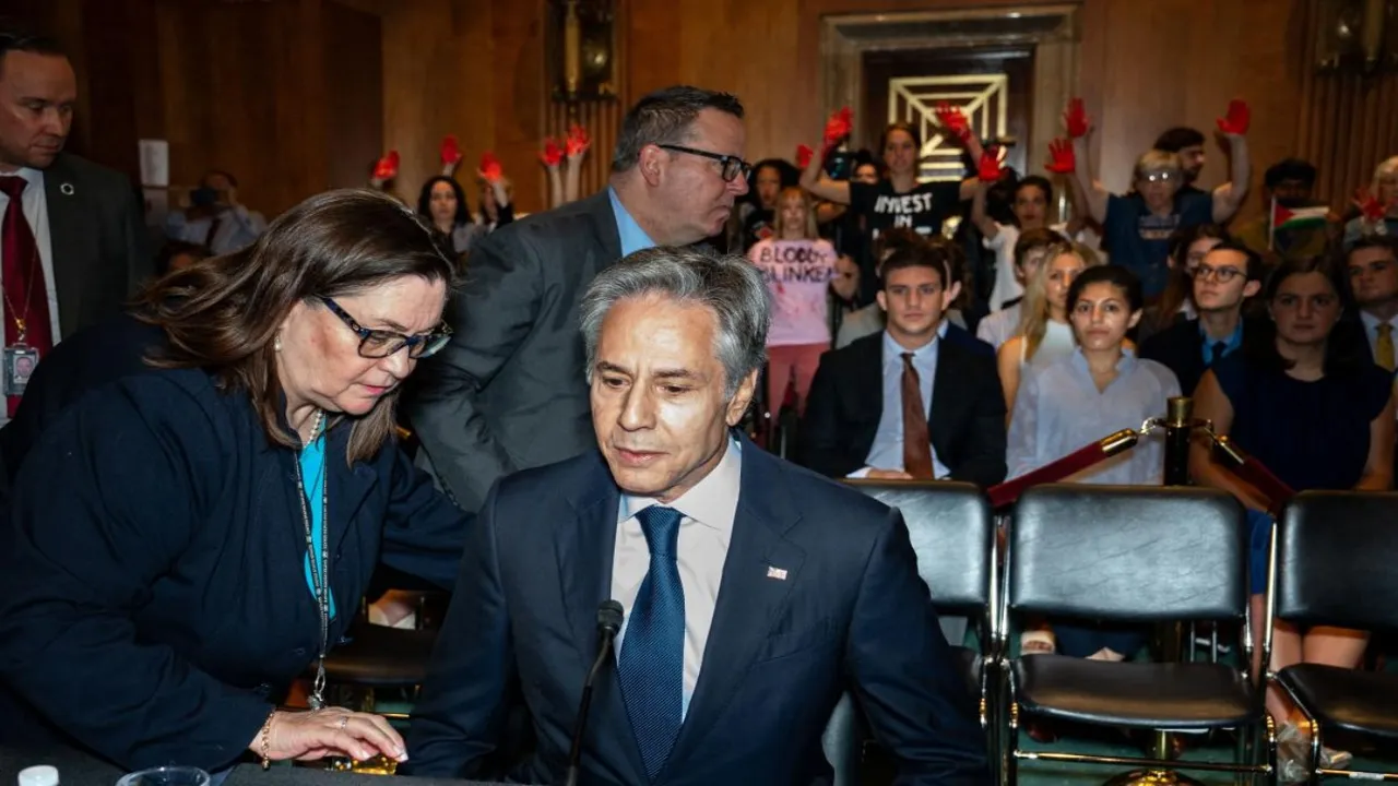 ABD Dışişleri Bakanı Blinken, Senato'da "Gazze Kasabı" protestosuyla karşılaştı