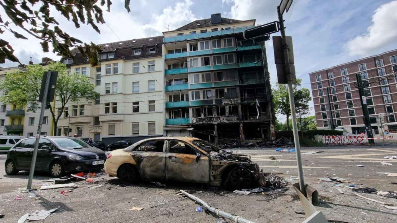 Almanya'da dehşete düşüren yangında 3 kişi yaşamını kaybetti, 16 kişi yaralandı