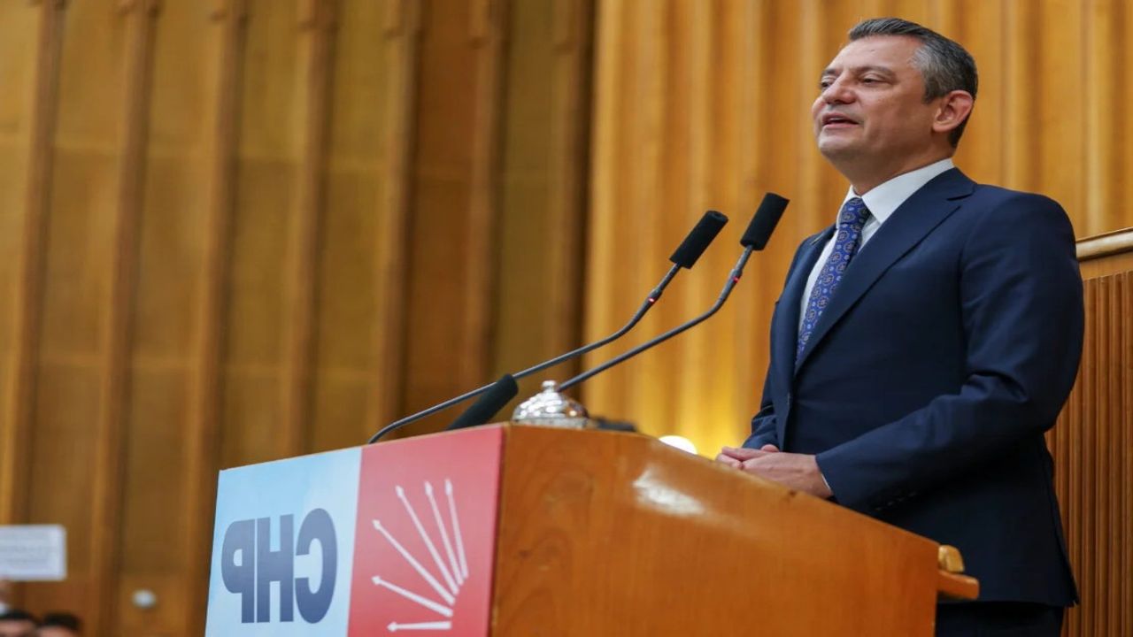 CHP lideri Özel grup toplantısında konuştu: “Erdoğan’ın ‘yatsın’ dediklerine ceza verildi”