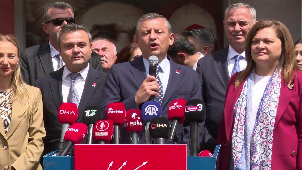 CHP lideri Özgür Özel: “Belediyeleri eşe dosta iş sağlamak için kazanmadık”