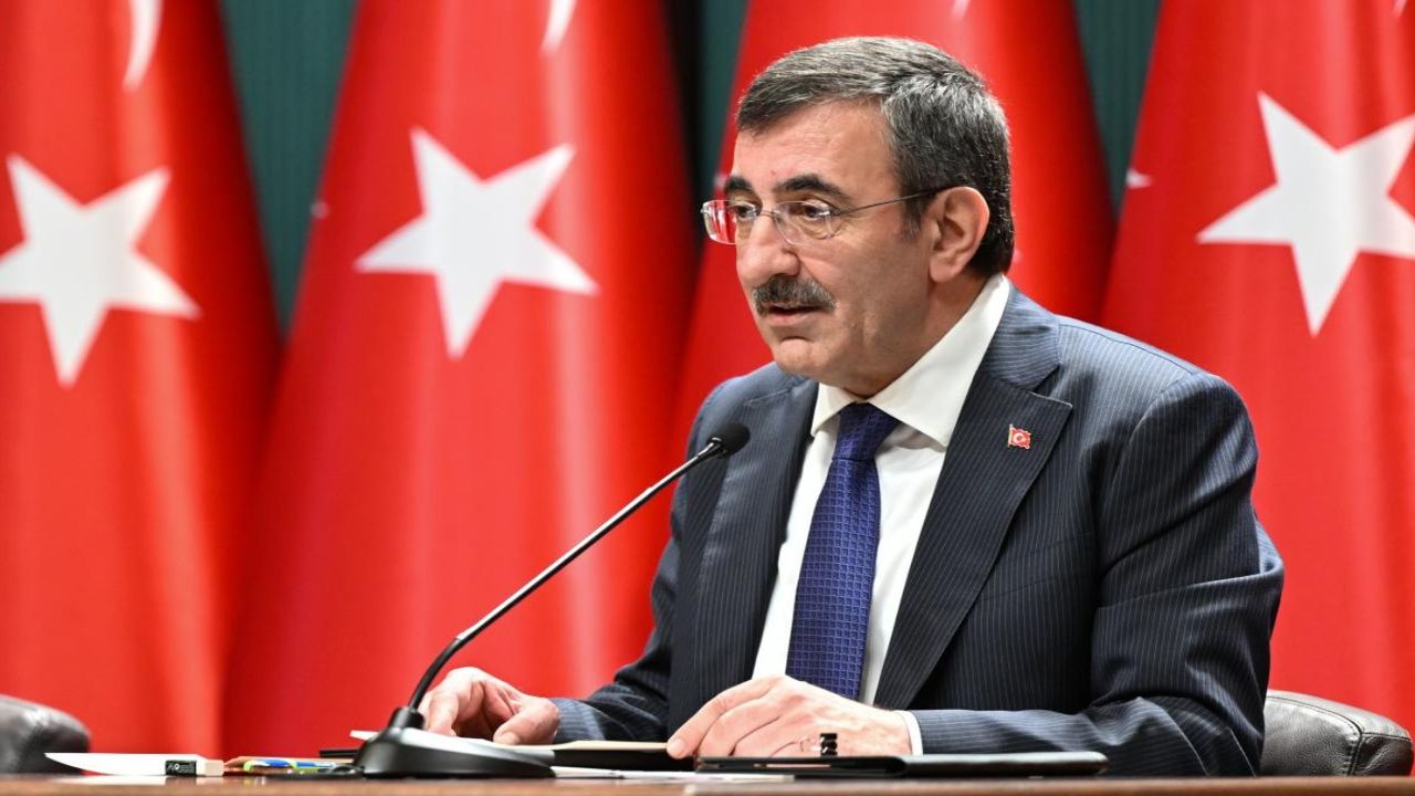 Cumhurbaşkanı Yardımcısı Yılmaz'dan 19 Mayıs mesajı: "Milli birlik ve beraberliğimizin gücünü tüm dünyaya gösterdiğimiz en önemli simgelerden biridir"