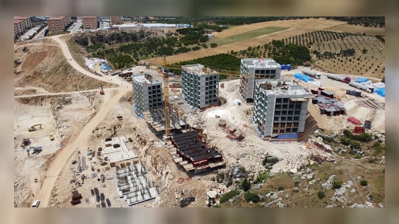 Hatay’da 10 binden fazla depremzedeye yeni konutları teslim edildi