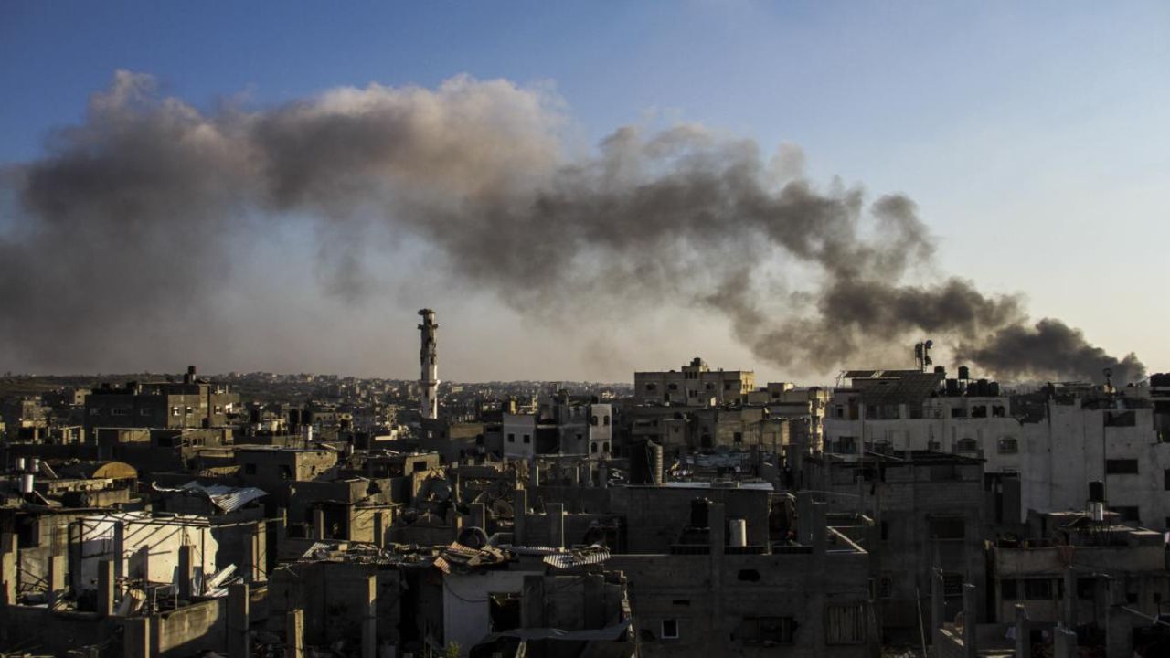 İsrail'in Gazze'ye yönelik saldırılarında ölü sayısı 34 bin 683'e ulaştı