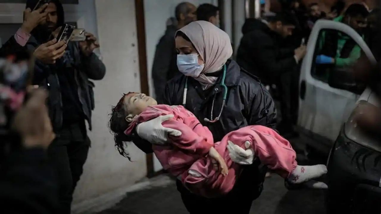 İsrail’in Refah’a saldırıları sonucu son 24 saatte 35 Filistinli hayatını kaybetti