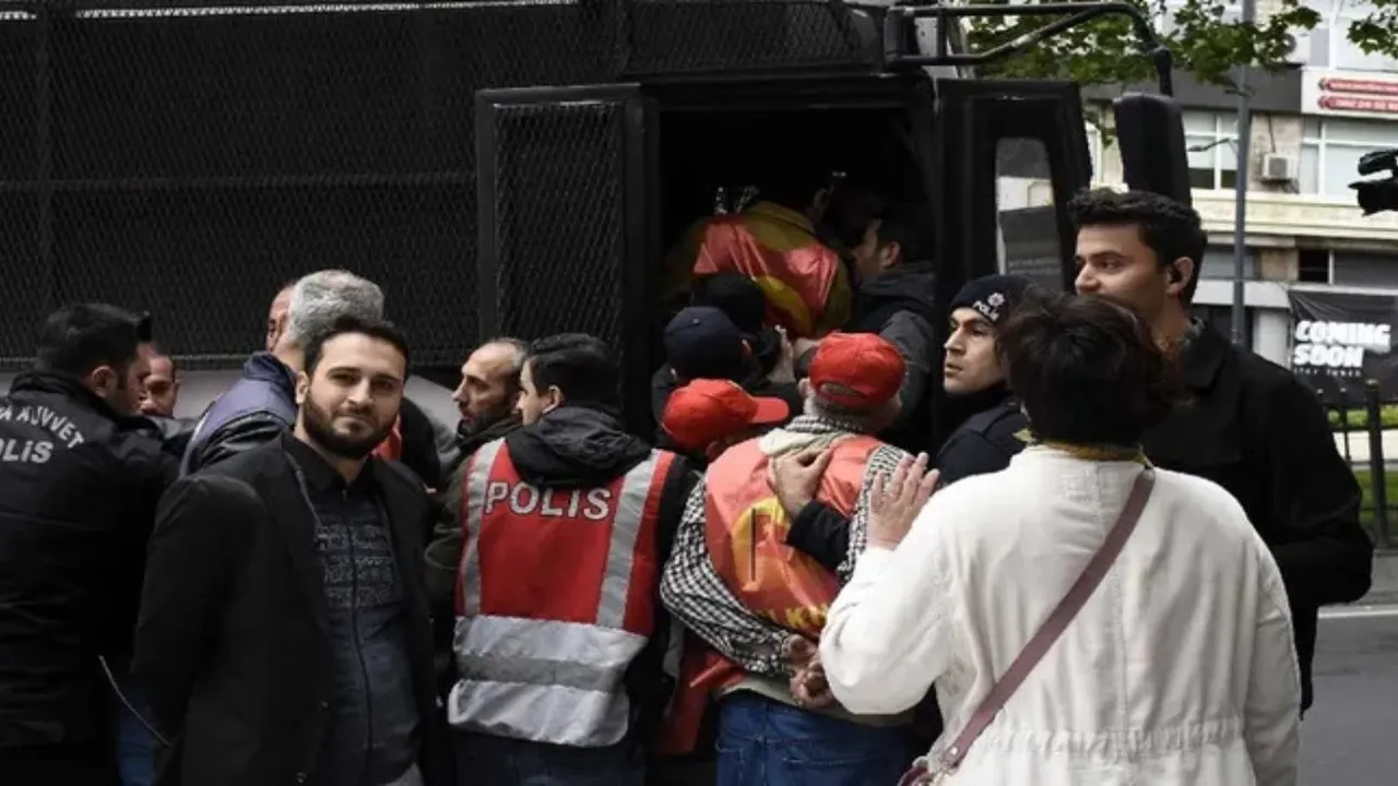 İstanbul’da 1 Mayıs’ı Taksim’de kutlamak isteyenlere 200’den fazla gözaltı