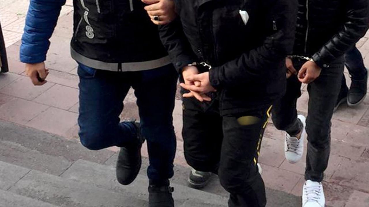 İzmir ve Ankara’da FETÖ’nün emniyet içi gizli yapılanmasına operasyon: 7 polise gözaltı